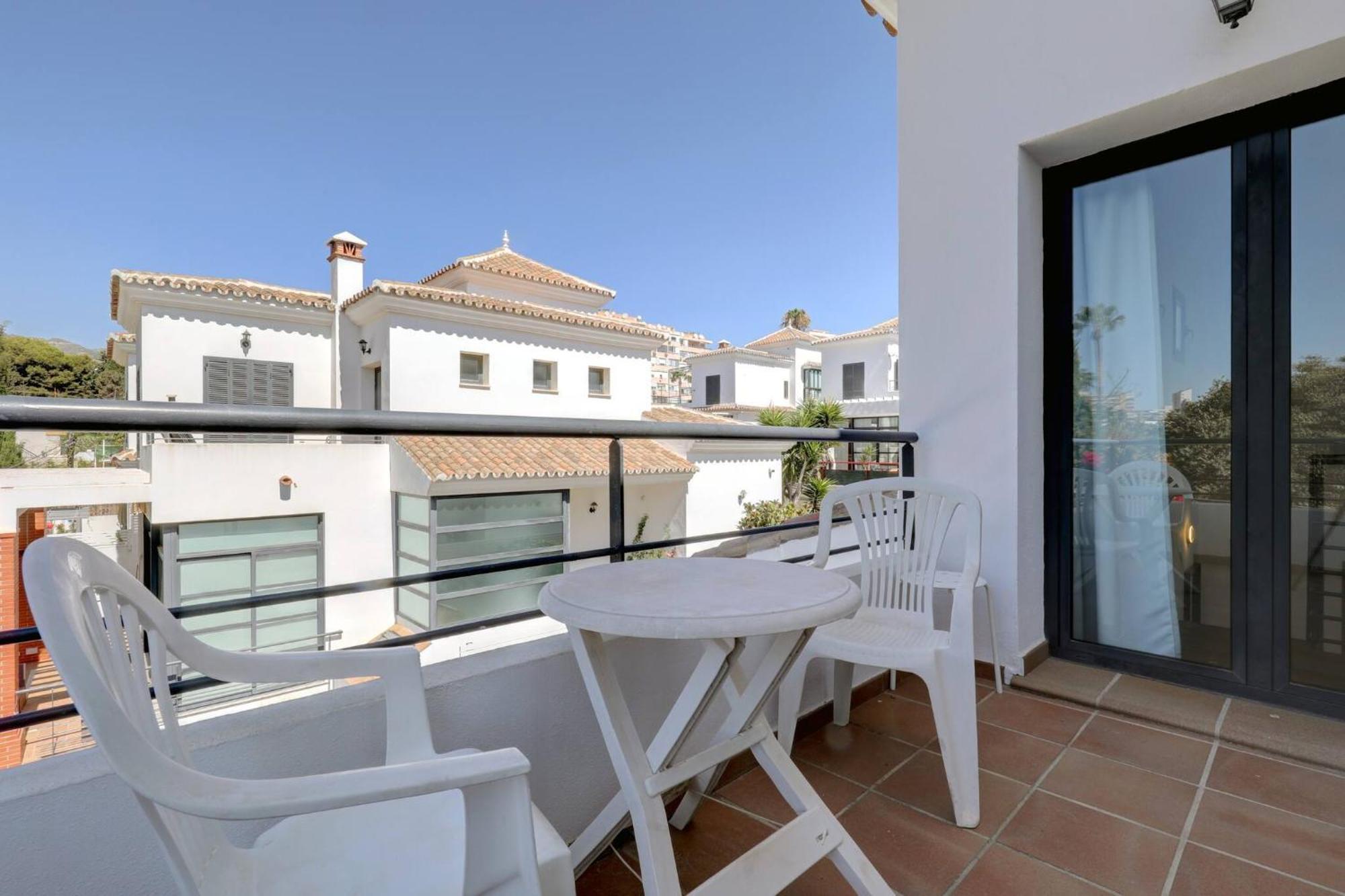 011 Bright And Spacious Villa With Private Pool Benalmadena Bagian luar foto